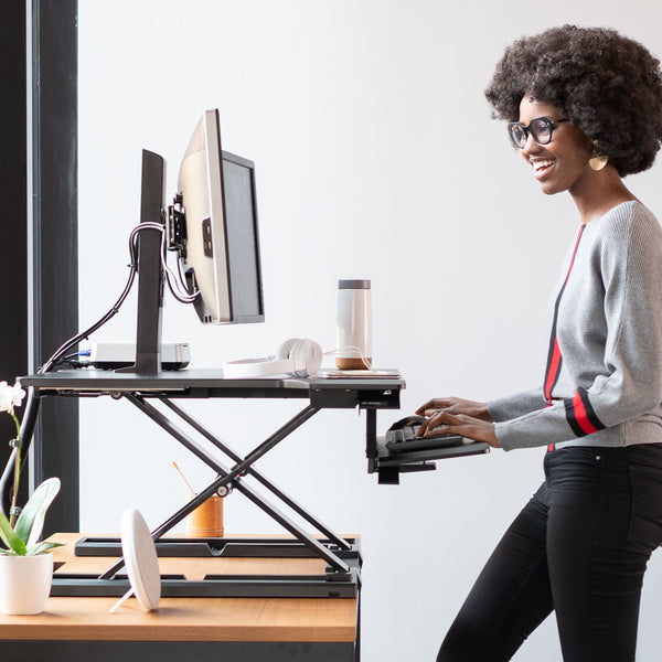 Benefits of a Sit-to-Stand desk for your home office